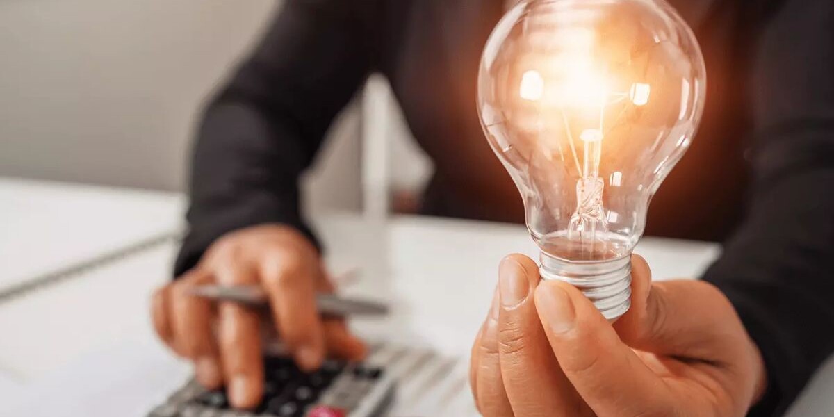 Vì sao trời nắng nóng lại tốn điện nhiều hơn?